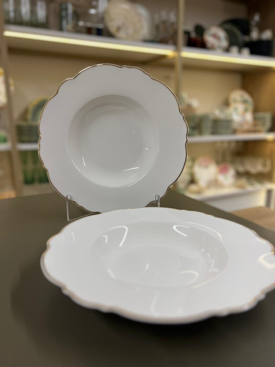 Conjunto 6 pratos fundos - porcelana - borda dourada