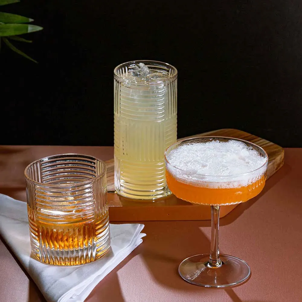 Copo com borda dourada