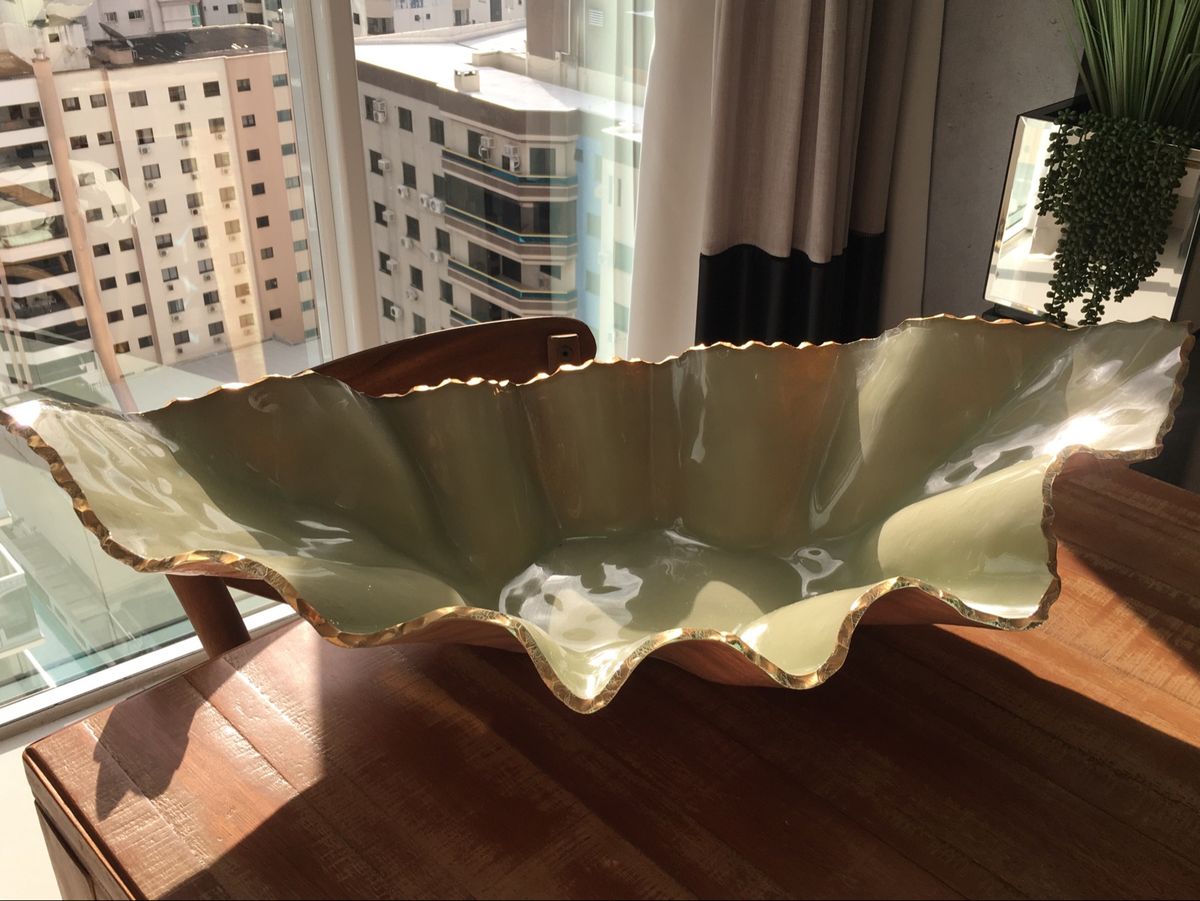 Centro de mesa - dourado fosco com banho de ouro