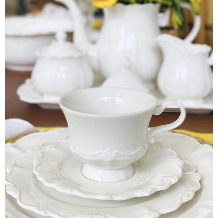 Jogo café (12 xícara e pires + 12 prato lanche + 1 bule + 1 açucareiro + 1 leiteira)